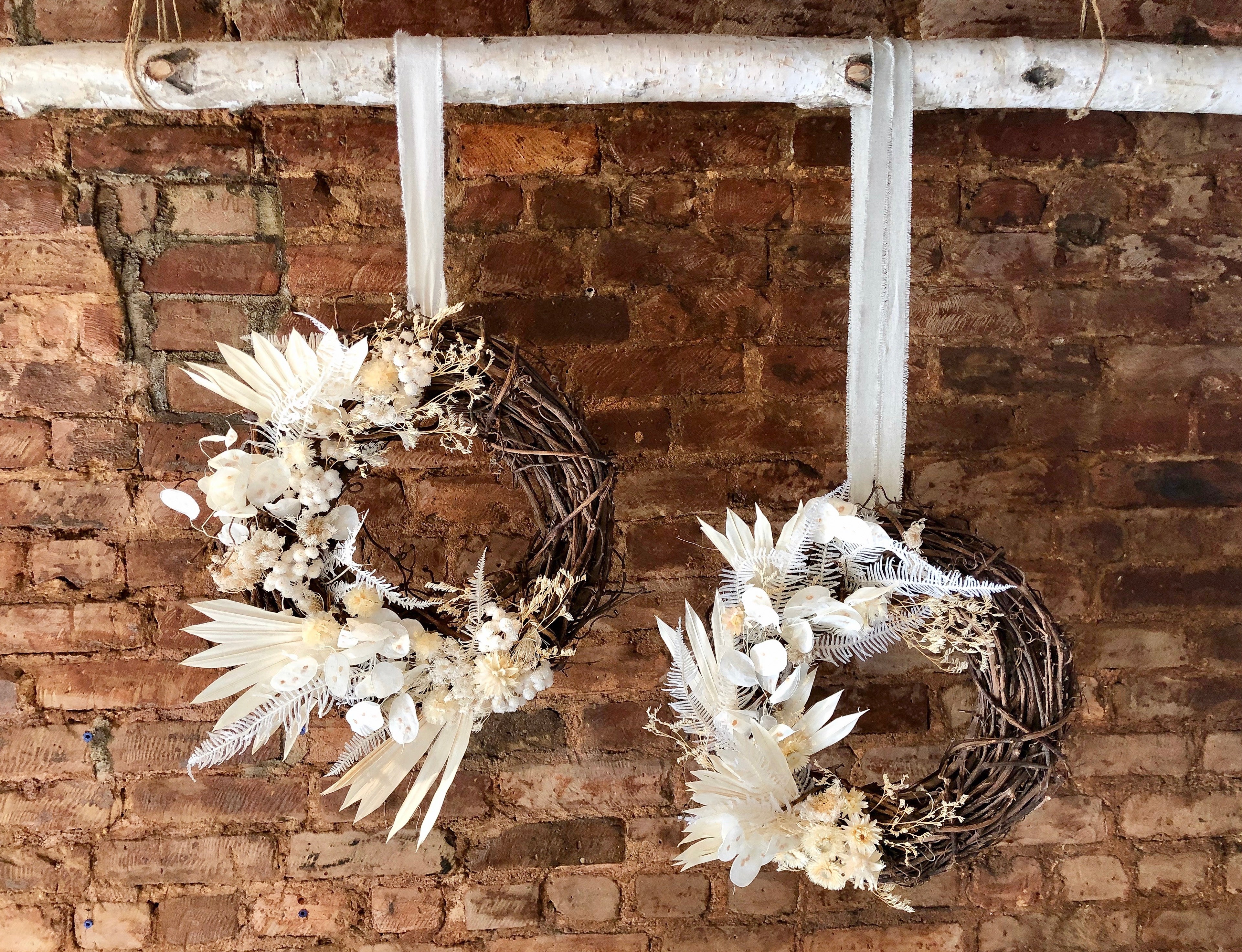 SoHo Wreath - Élan Flowers